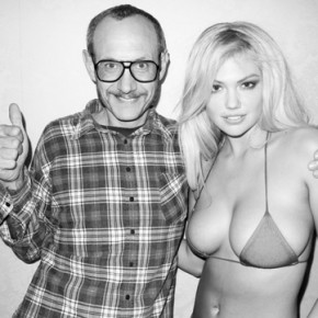 The many talents of Kate Upton x Terry Richardson 01 The many talents of Kate Upton x Terry Richardson 01 290x290 The many talents of Kate Upton x Terry Richardson