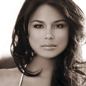 Nathalie Kelley vs Vanessa Minnillo-12 Nathalie Kelley vs Vanessa Minnillo 12 290x290 Nathalie Kelley vs. Vanessa Minnillo