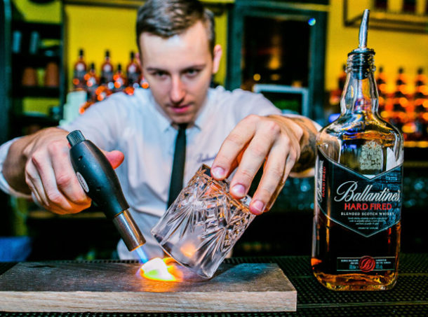 L&rsquo;été sera Hard Fired avec Ballantine&rsquo;s