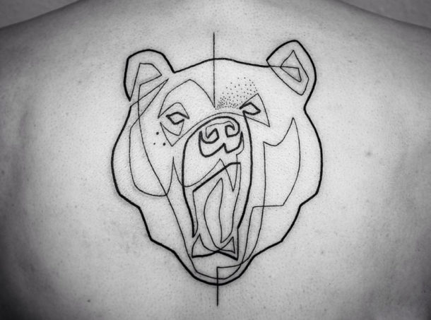 Les tatouages minimalistes et graphiques de Mo Ganji