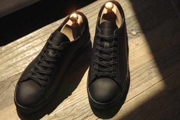 10 sneakers noires pour la rentrée 2016